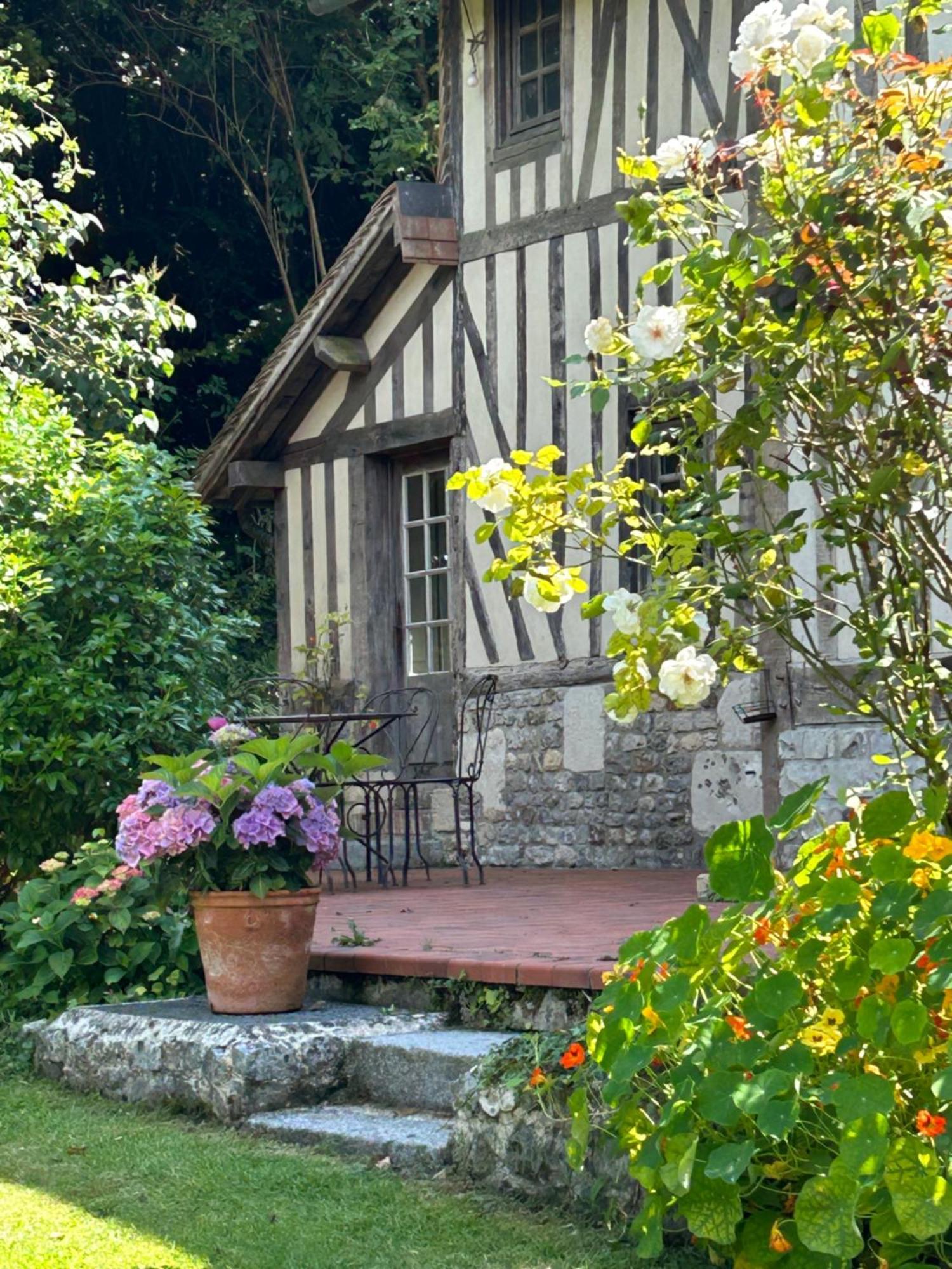 Les Hortensias Manerbe Exterior photo
